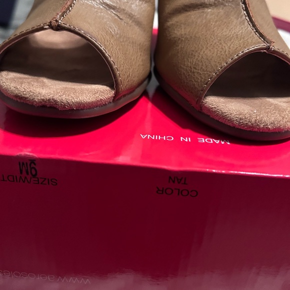 Shoes size 9 - Picture 6 of 7